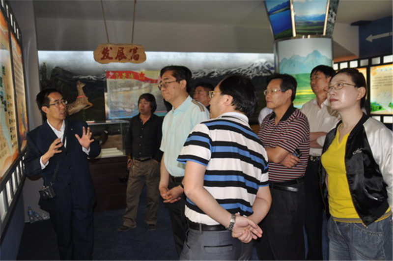 国资委宣传局卢卫东局长一行赴威廉希尔中文网站集团山丹马场调研